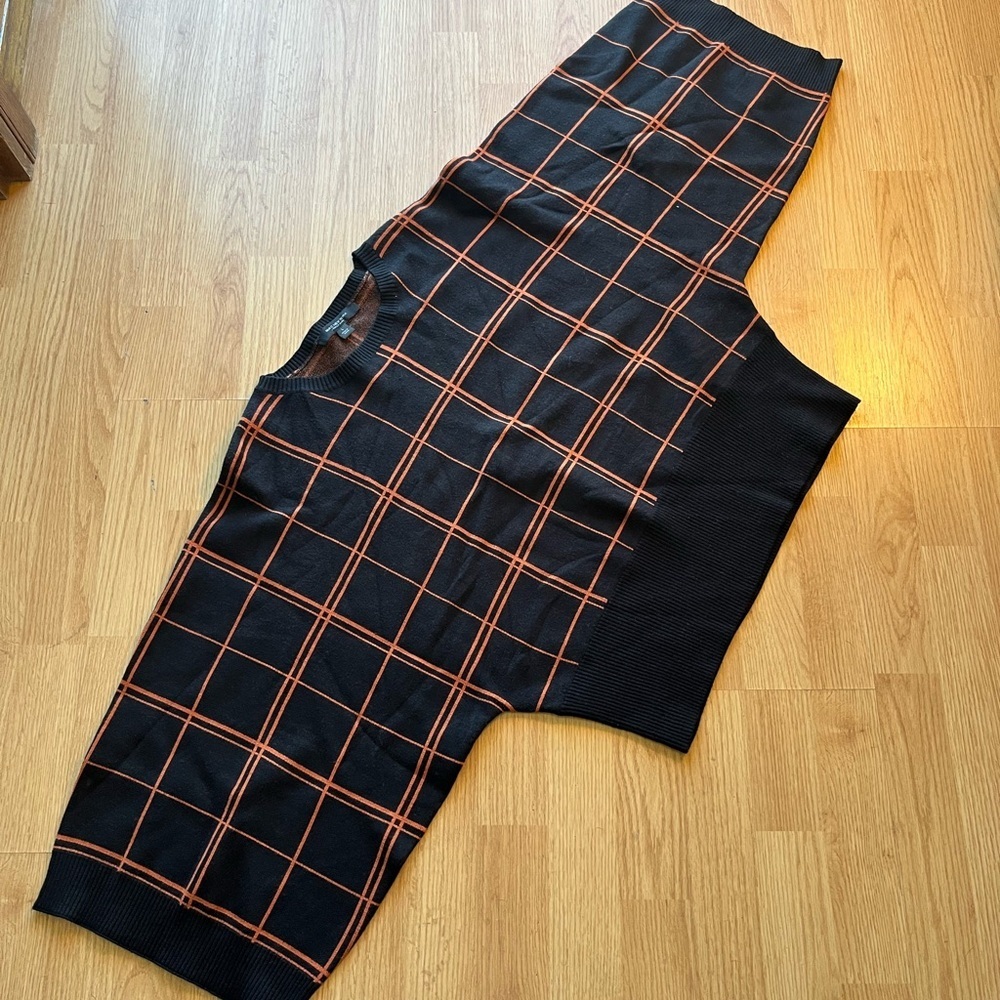 Marc New York by Andrew Marc Black Sweater with Orange Checked Lines - Picture 1 of 9